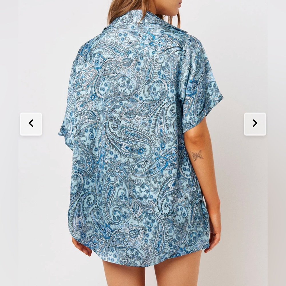 Frankie’s Bikinis Fifi Silk Button Up Shirt Paisley - Picture 2 of 2